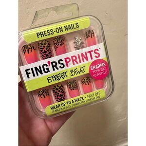 Fing’rs Street Beat Leopard Print Press on Nails New Pink and Black 24 Nails